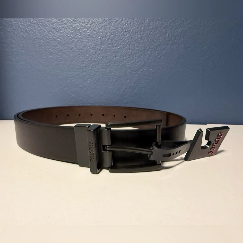 Guess Black and Brown Reversible Leather Belt Size XL 42-44 NWOT